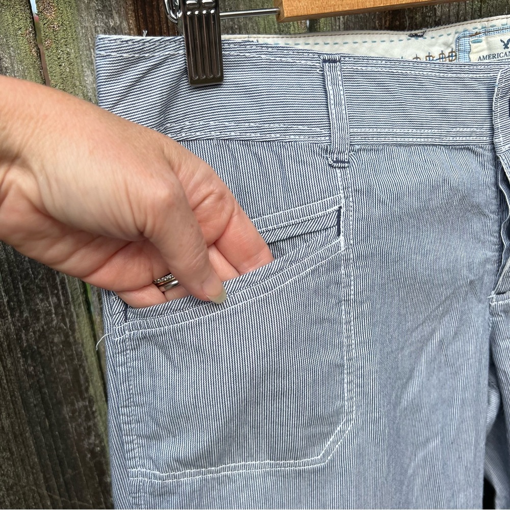 American Eagle Peddle Pushers Blue White Stripped - Picture 3 of 12